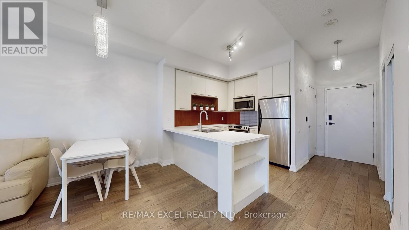 1906 - 21 Carlton Street, Toronto, Ontario  M5B 1L3 - Photo 1 - C12676986