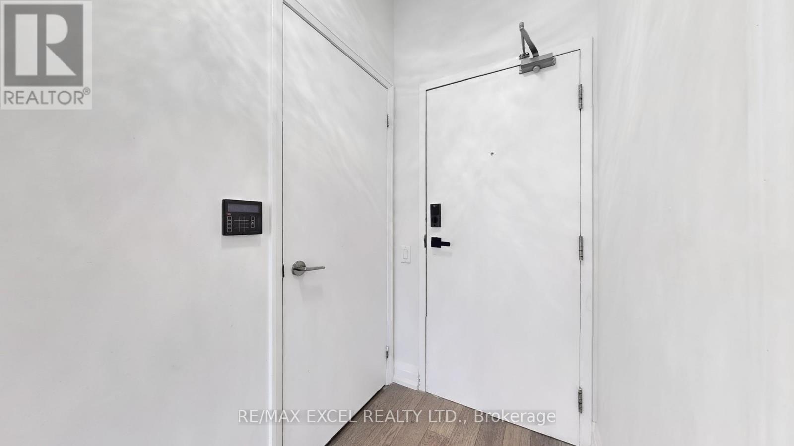 1906 - 21 Carlton Street, Toronto, Ontario  M5B 1L3 - Photo 24 - C12676986