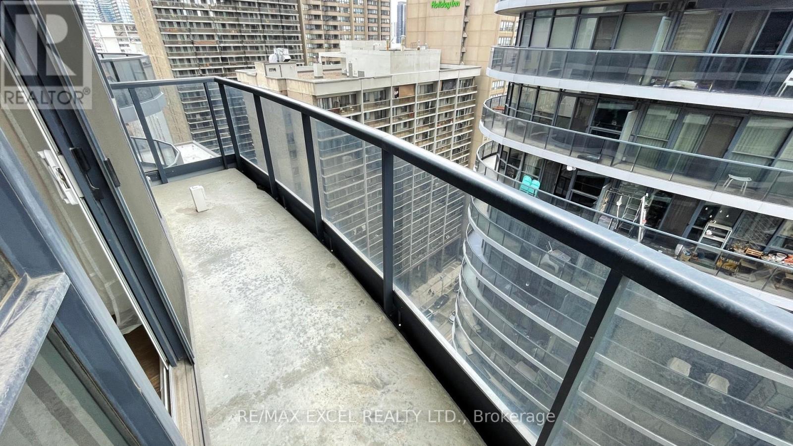 1906 - 21 Carlton Street, Toronto, Ontario  M5B 1L3 - Photo 25 - C12676986