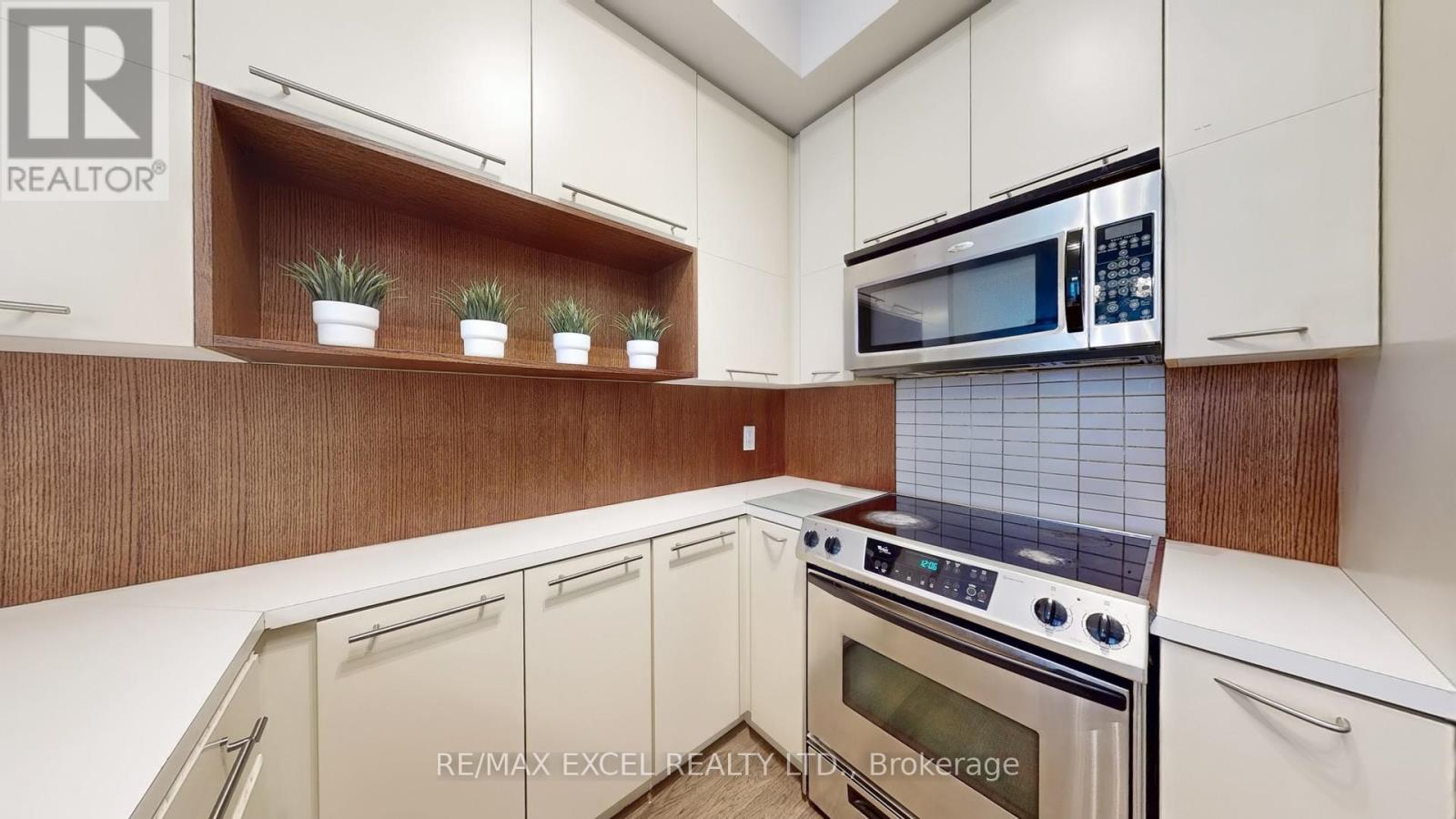 1906 - 21 Carlton Street, Toronto, Ontario  M5B 1L3 - Photo 6 - C12676986