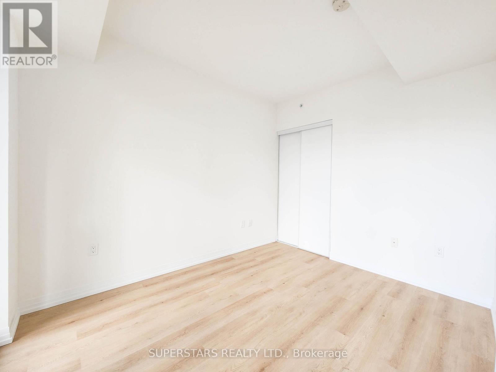 2209 - 251 Jarvis Street, Toronto, Ontario  M5B 0C3 - Photo 2 - C12677000
