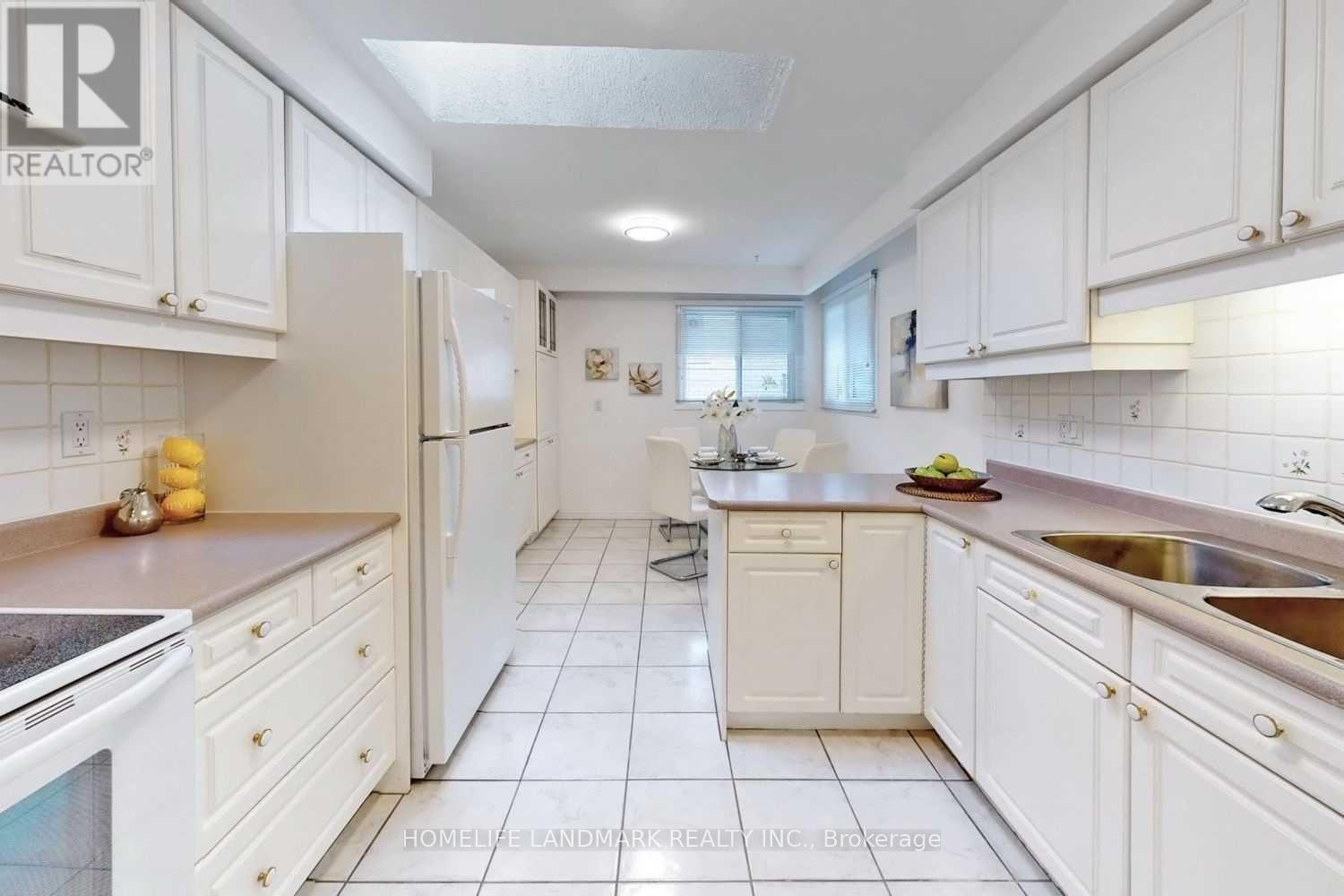 117 Clansman Boulevard, Toronto (Hillcrest Village), Ontario  M2H 1Y2 - Photo 6 - C12677050