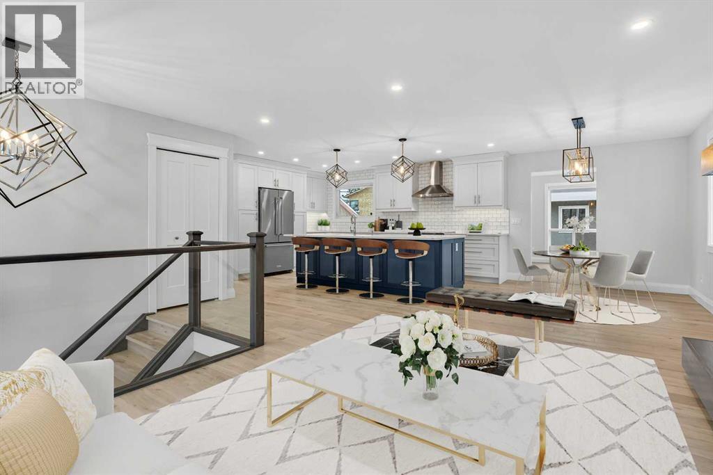 3704 58 Avenue Sw, Calgary, Alberta  T3E 5H6 - Photo 3 - A2270110