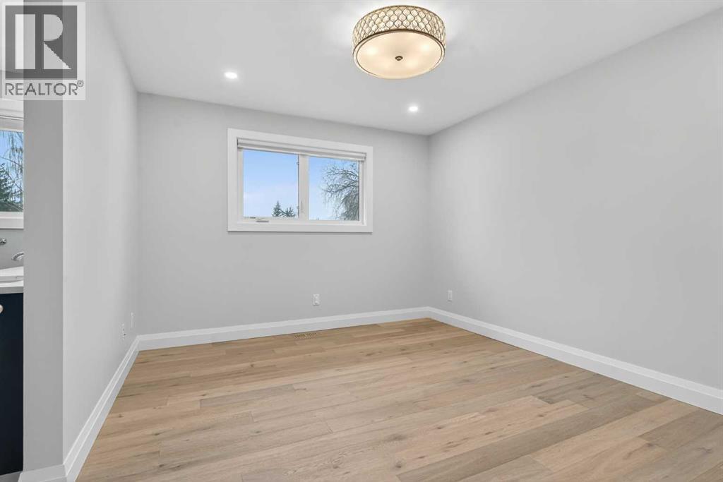 3704 58 Avenue Sw, Calgary, Alberta  T3E 5H6 - Photo 21 - A2270110