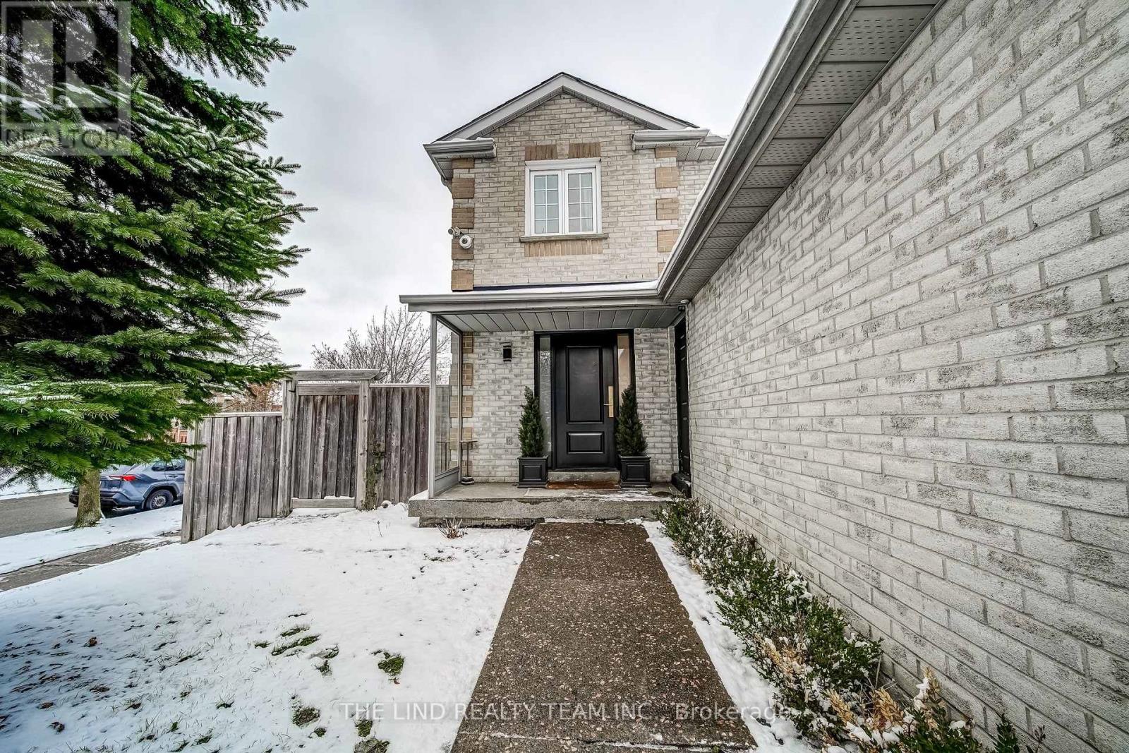 158 Dawlish Avenue, Aurora, Ontario  L4G 6R2 - Photo 4 - N12676906