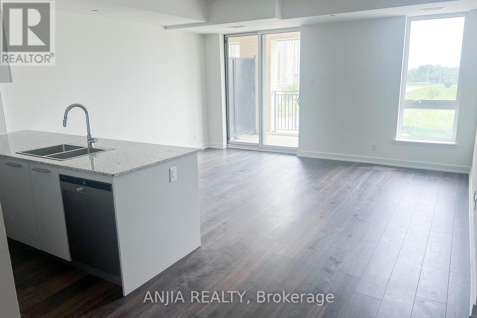 205 - 101 Cathedral High Street, Markham, Ontario  L6C 0P1 - Photo 3 - N12676938