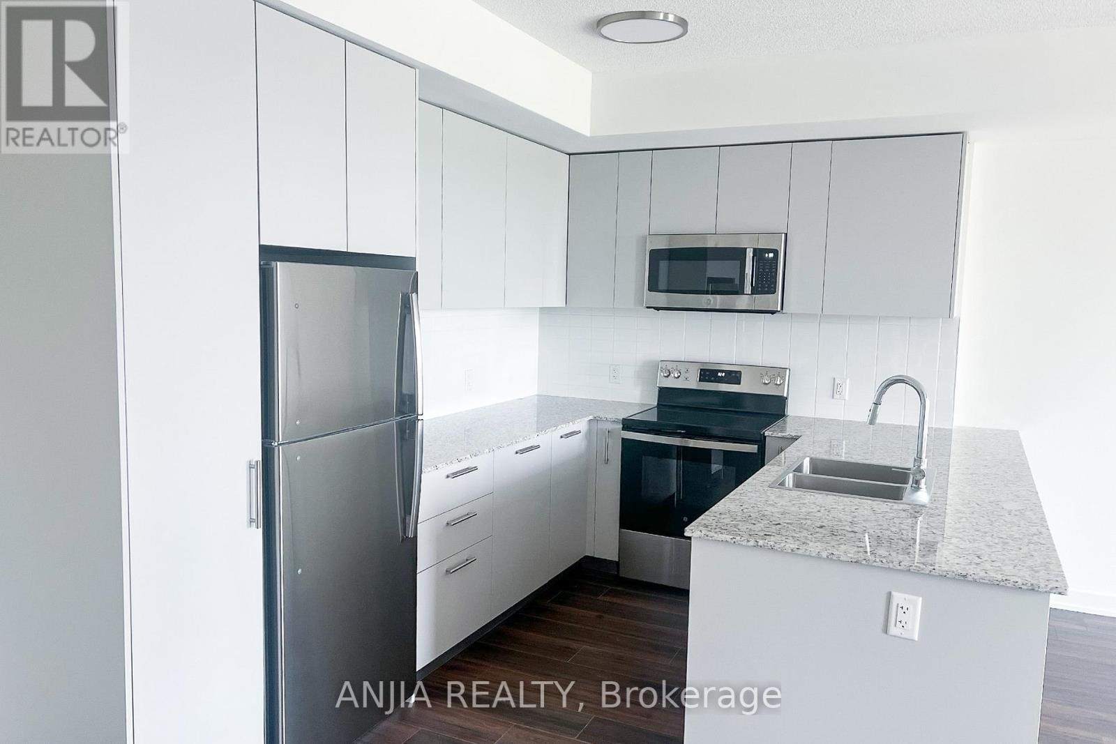 205 - 101 Cathedral High Street, Markham, Ontario  L6C 0P1 - Photo 4 - N12676938