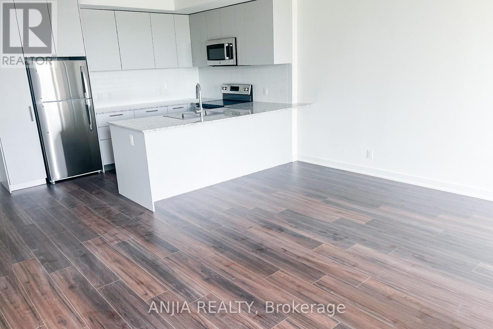 205 - 101 Cathedral High Street, Markham, Ontario  L6C 0P1 - Photo 5 - N12676938