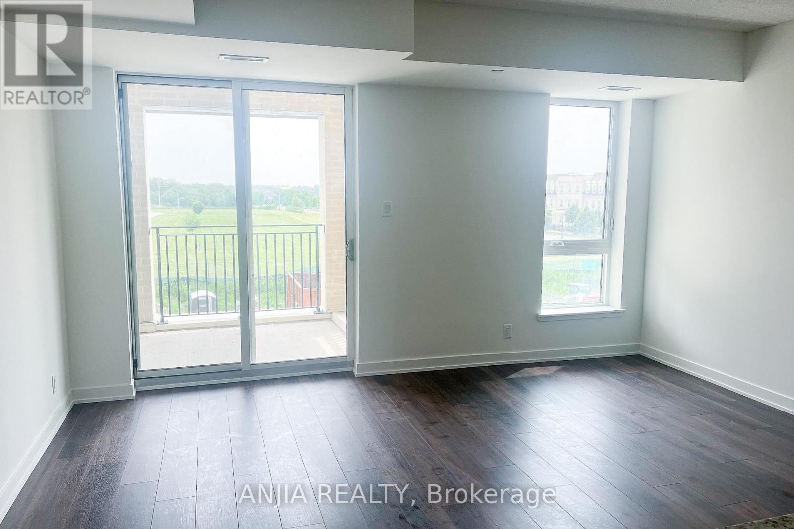 205 - 101 Cathedral High Street, Markham, Ontario  L6C 0P1 - Photo 6 - N12676938