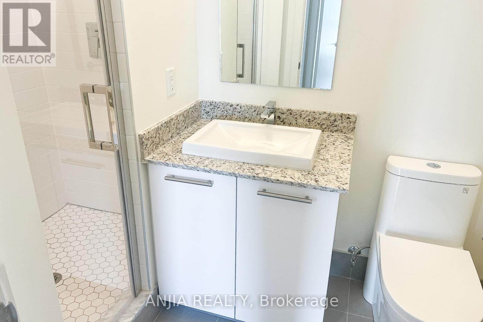 205 - 101 Cathedral High Street, Markham, Ontario  L6C 0P1 - Photo 7 - N12676938