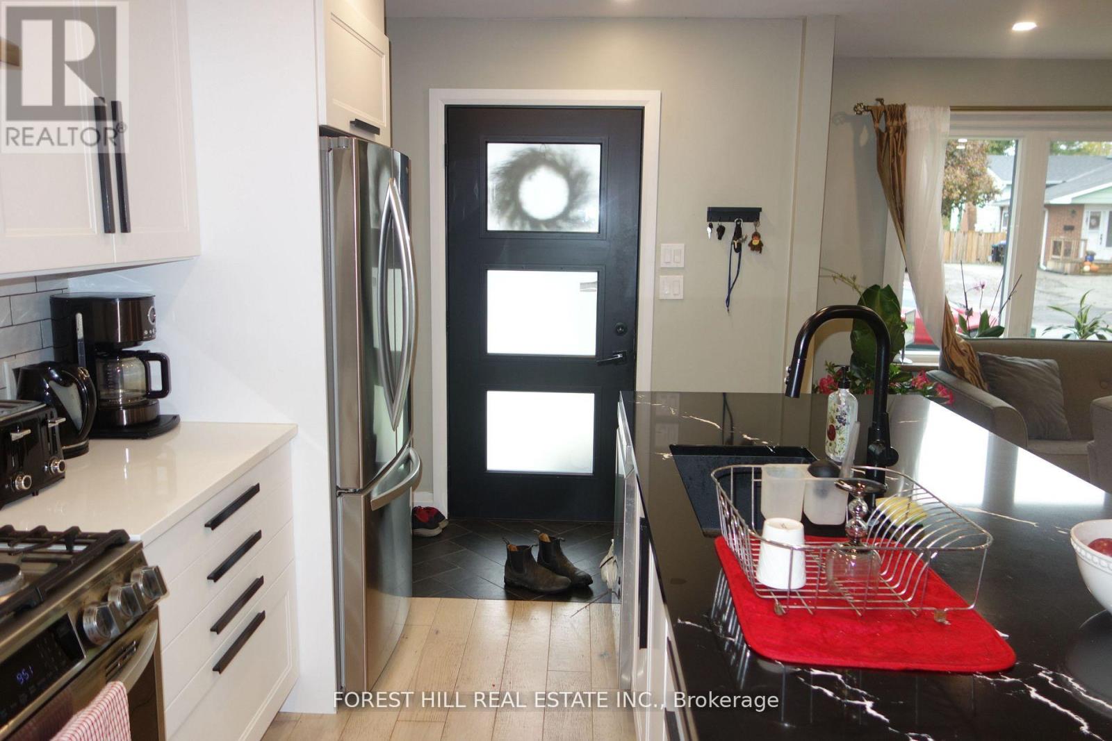 6 Leslie Drive, Collingwood, Ontario  L9Y 4P2 - Photo 4 - S12676896