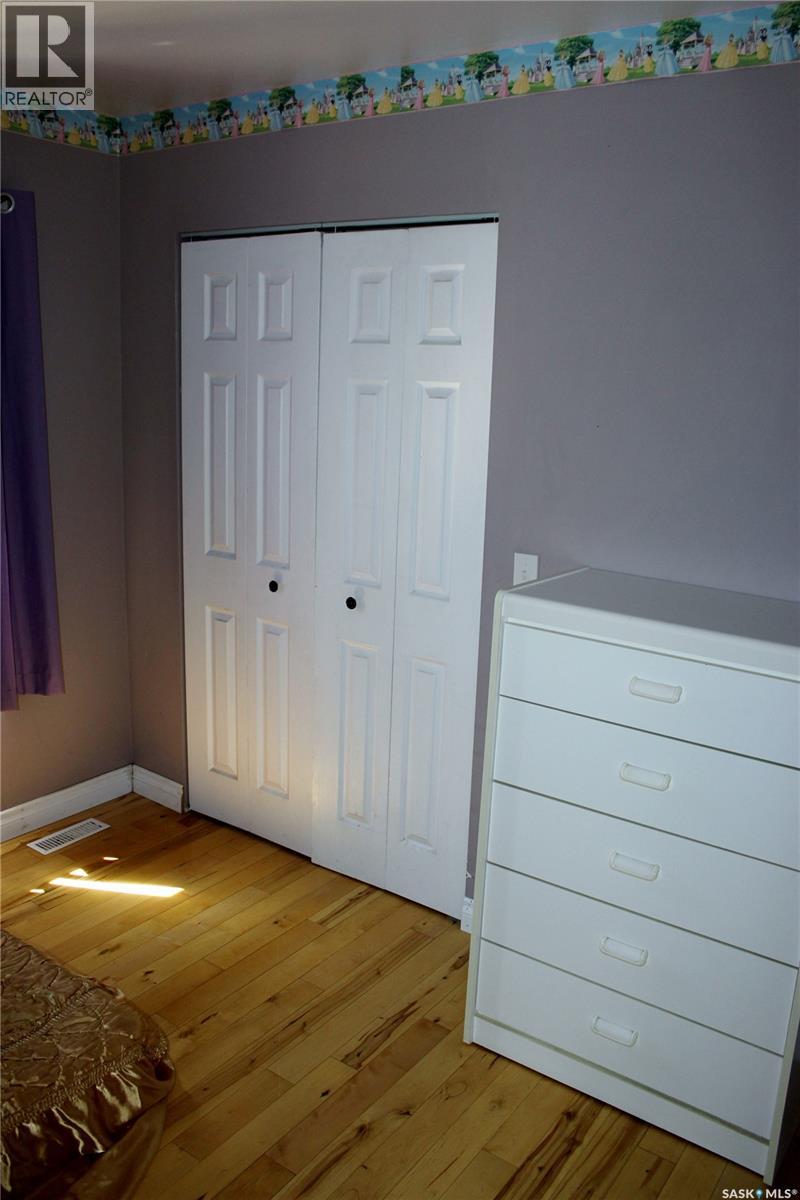 3 2nd Avenue Se, Weyburn, Saskatchewan  S4H 1W7 - Photo 24 - SK026450