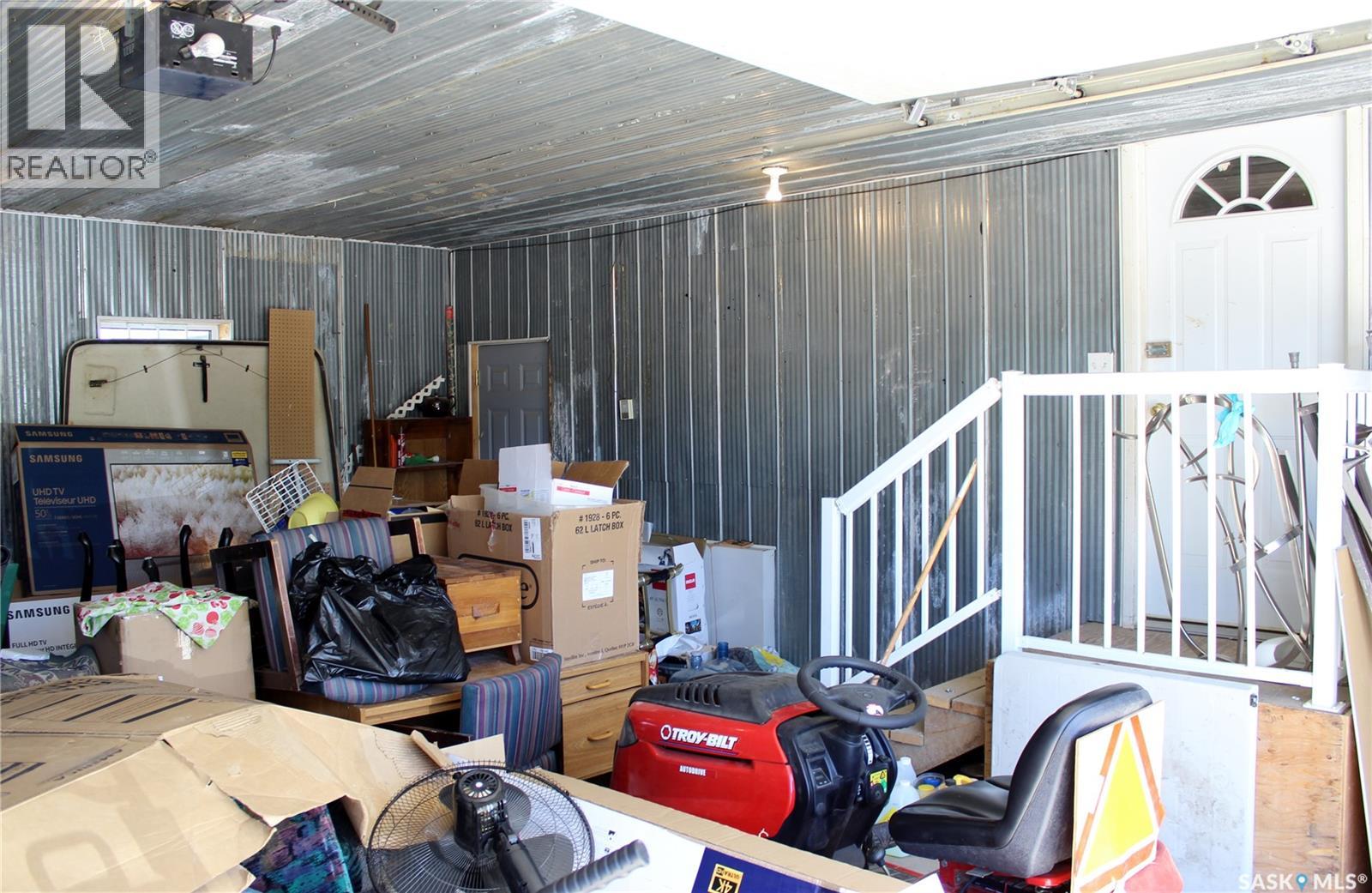 3 2nd Avenue Se, Weyburn, Saskatchewan  S4H 1W7 - Photo 39 - SK026450