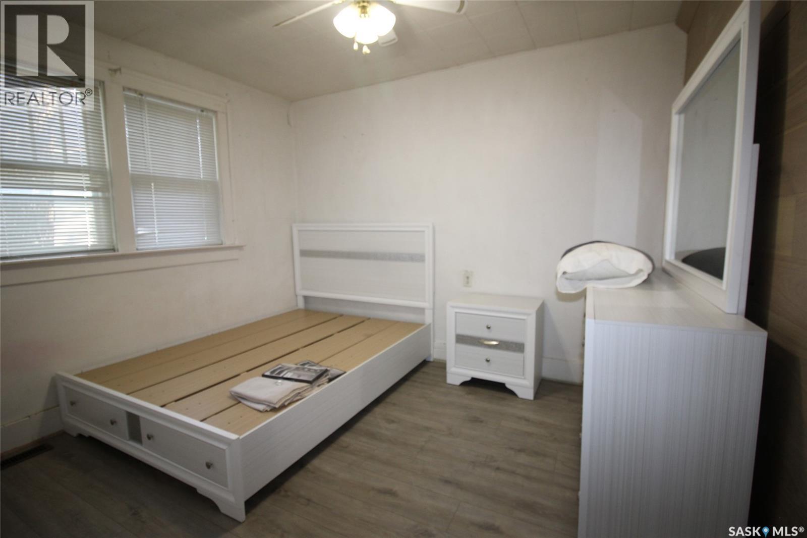 564 1st Street W, Shaunavon, Saskatchewan  S0N 2M0 - Photo 10 - SK026403