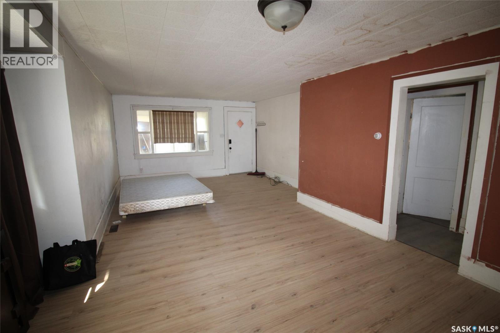 564 1st Street W, Shaunavon, Saskatchewan  S0N 2M0 - Photo 5 - SK026403