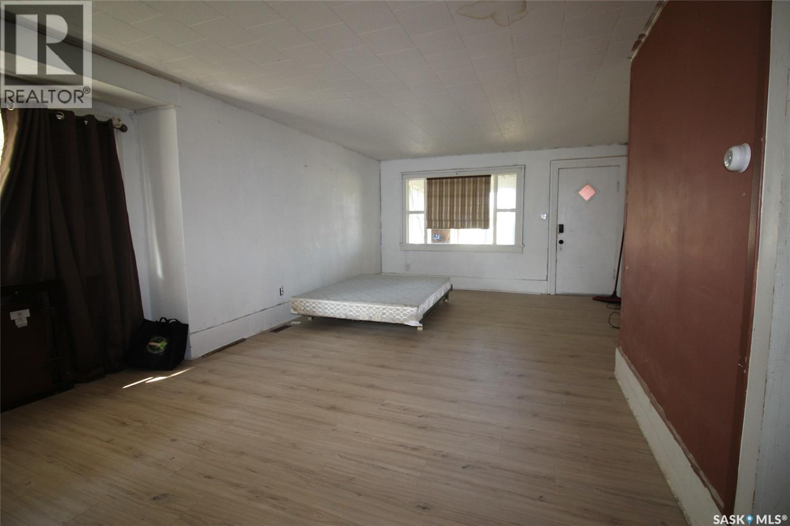 564 1st Street W, Shaunavon, Saskatchewan  S0N 2M0 - Photo 6 - SK026403