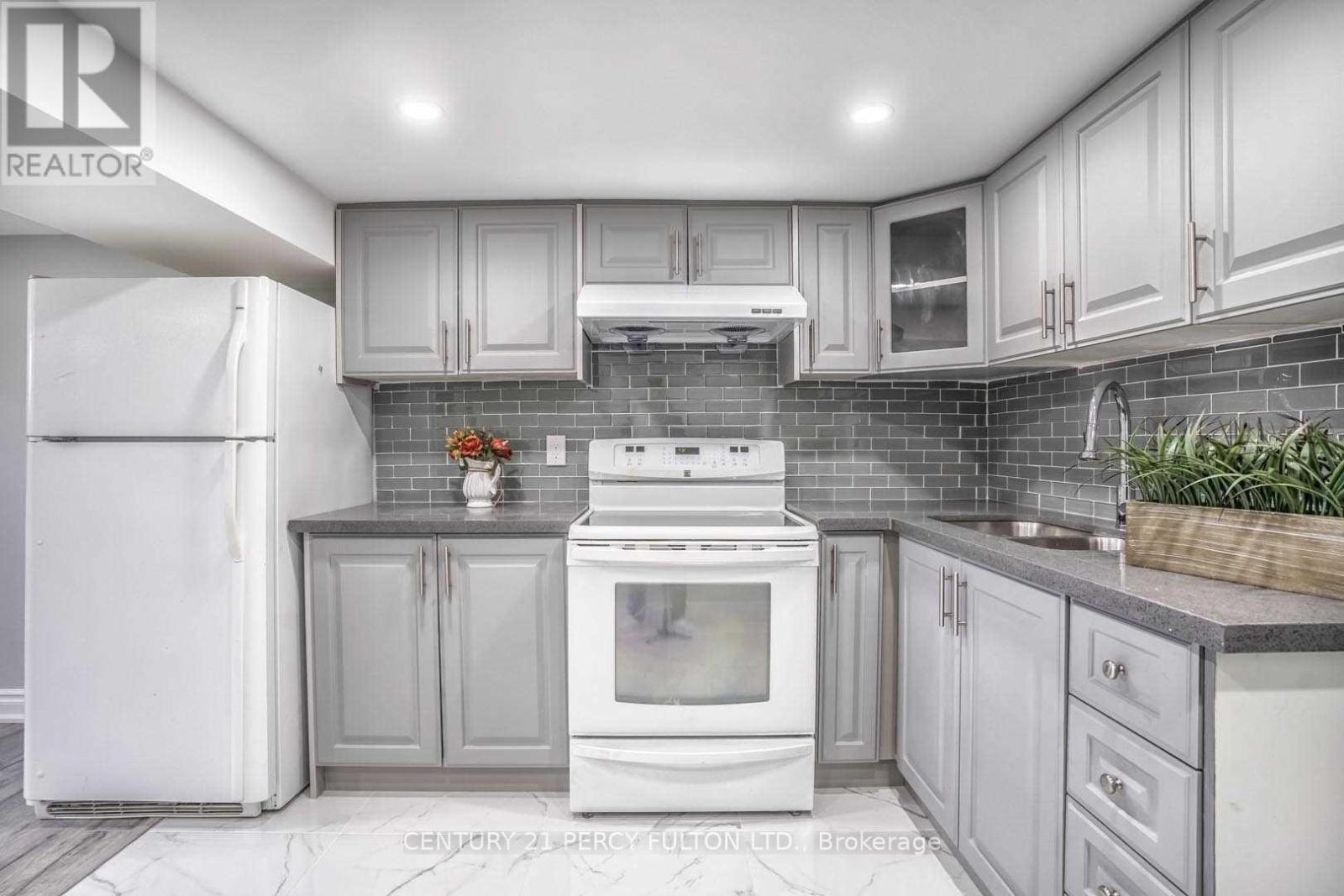 Bsmt - 45 Greenock Avenue, Toronto, Ontario  M1G 2Z7 - Photo 5 - E12653442