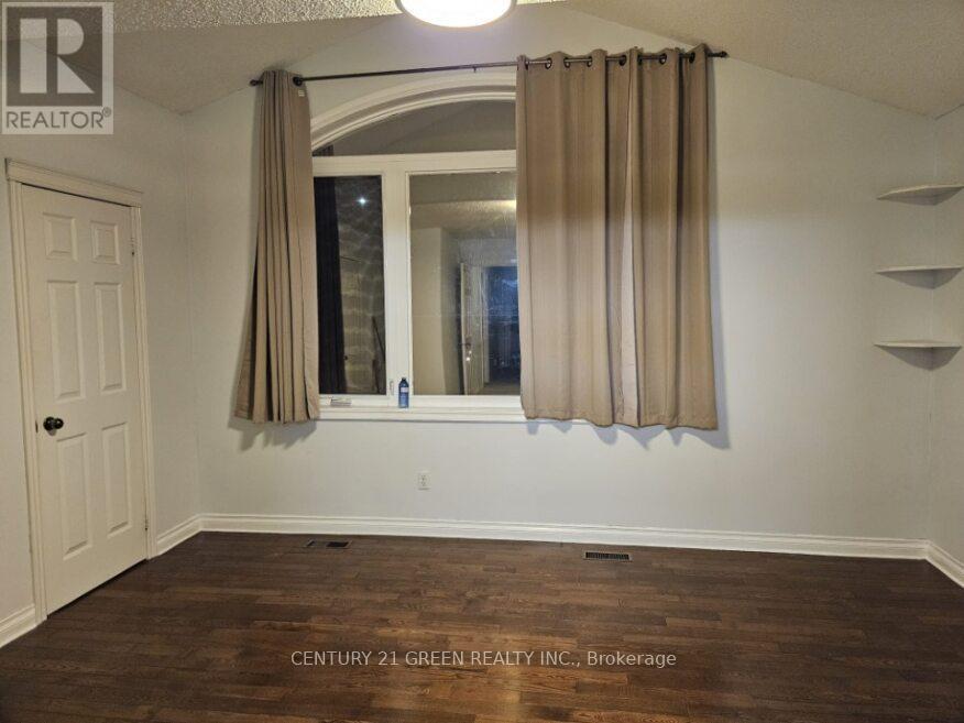 Main & 2nd Floor - 3299 Cactus Gate, Mississauga, Ontario  L5N 8A5 - Photo 12 - W12642982