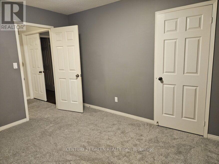 Main & 2nd Floor - 3299 Cactus Gate, Mississauga, Ontario  L5N 8A5 - Photo 25 - W12642982