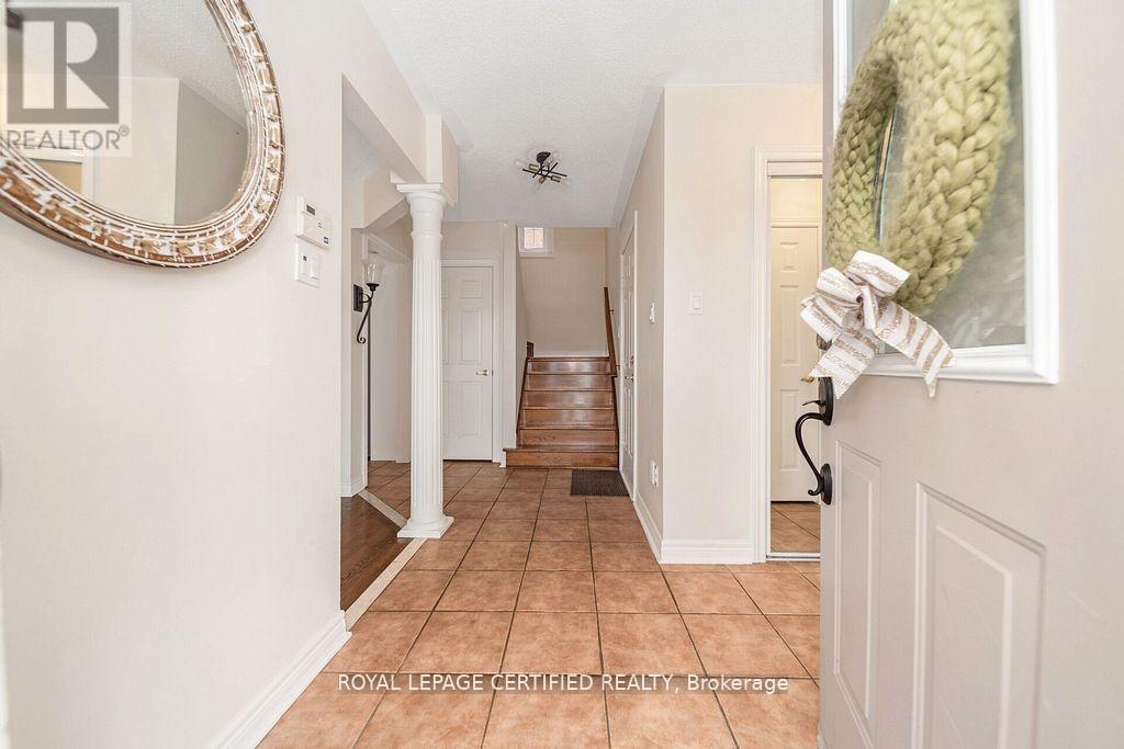 20 Country Stroll Crescent, Caledon, Ontario  L7E 2H3 - Photo 4 - W12676850