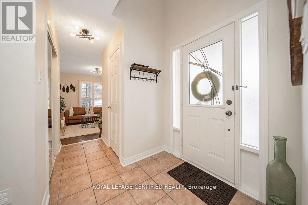 20 Country Stroll Crescent, Caledon, Ontario  L7E 2H3 - Photo 5 - W12676850