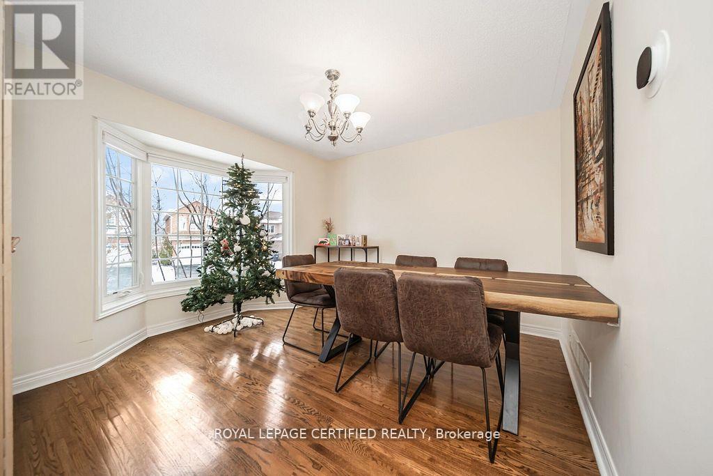 20 Country Stroll Crescent, Caledon, Ontario  L7E 2H3 - Photo 9 - W12676850