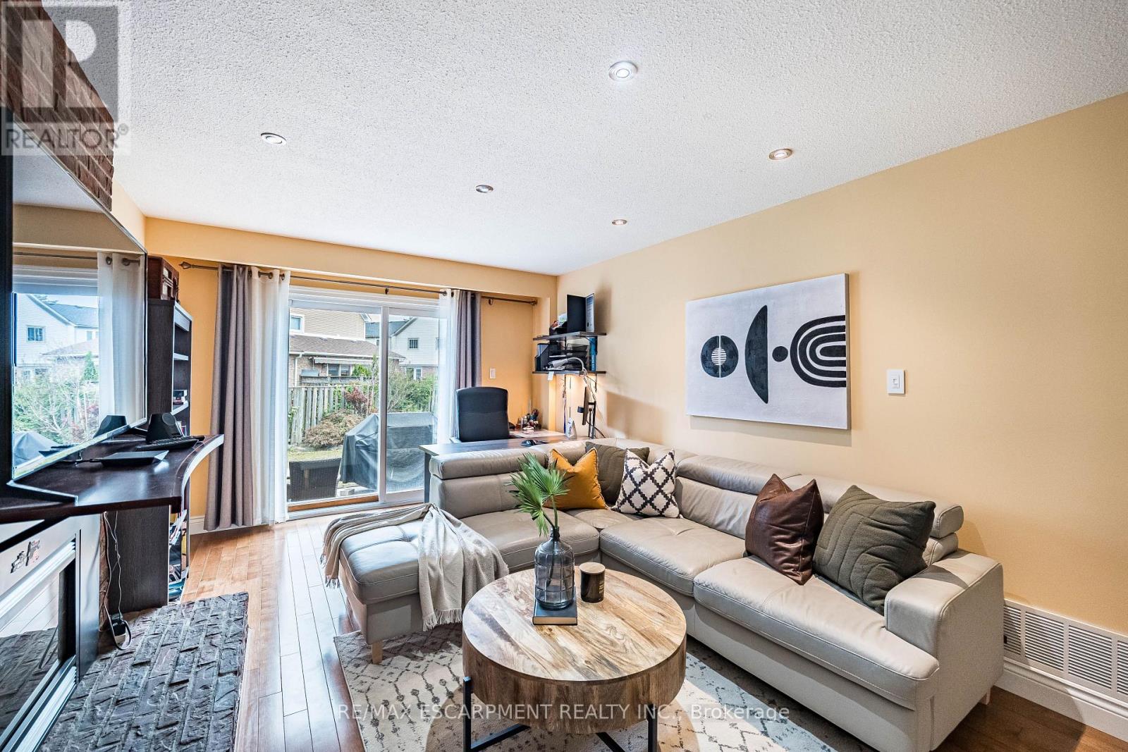 16 Ackrow Court, Toronto, Ontario  M9C 5C4 - Photo 9 - W12676874