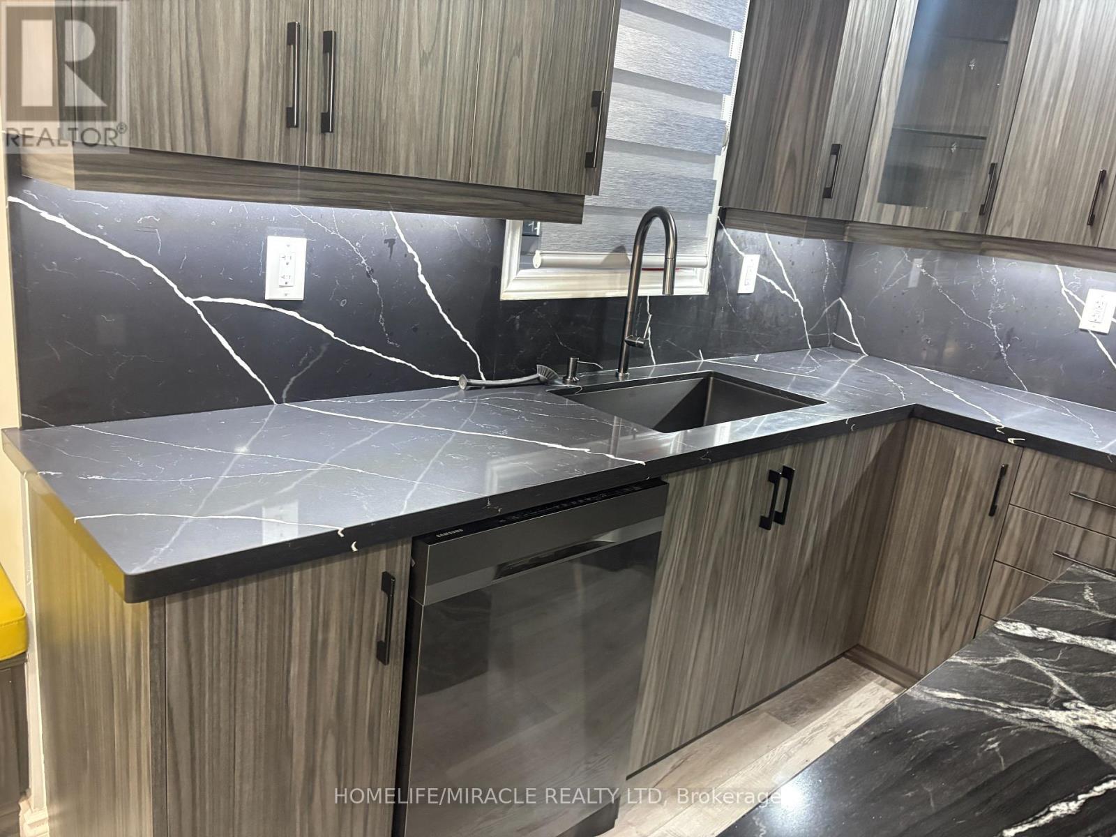 Bsmt - 6 Medalist Road, Brampton, Ontario  L6P 4H3 - Photo 10 - W12676878