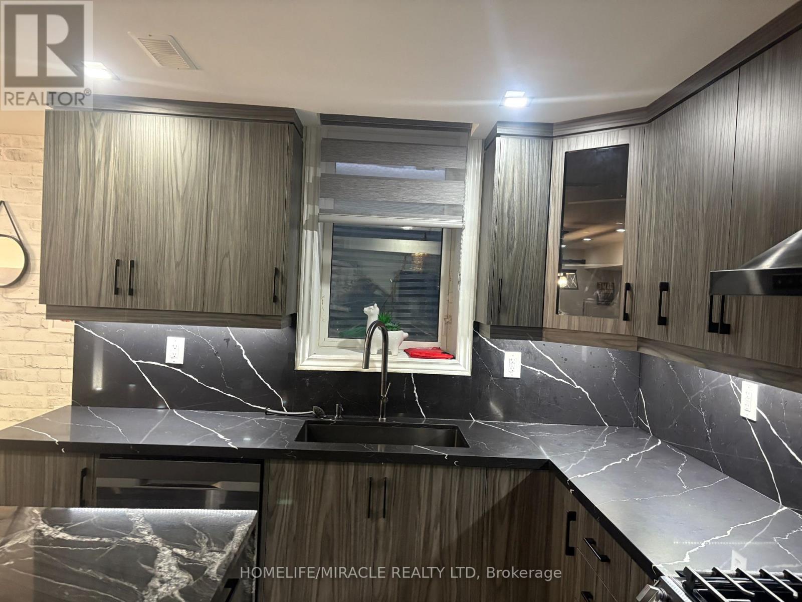 Bsmt - 6 Medalist Road, Brampton, Ontario  L6P 4H3 - Photo 18 - W12676878