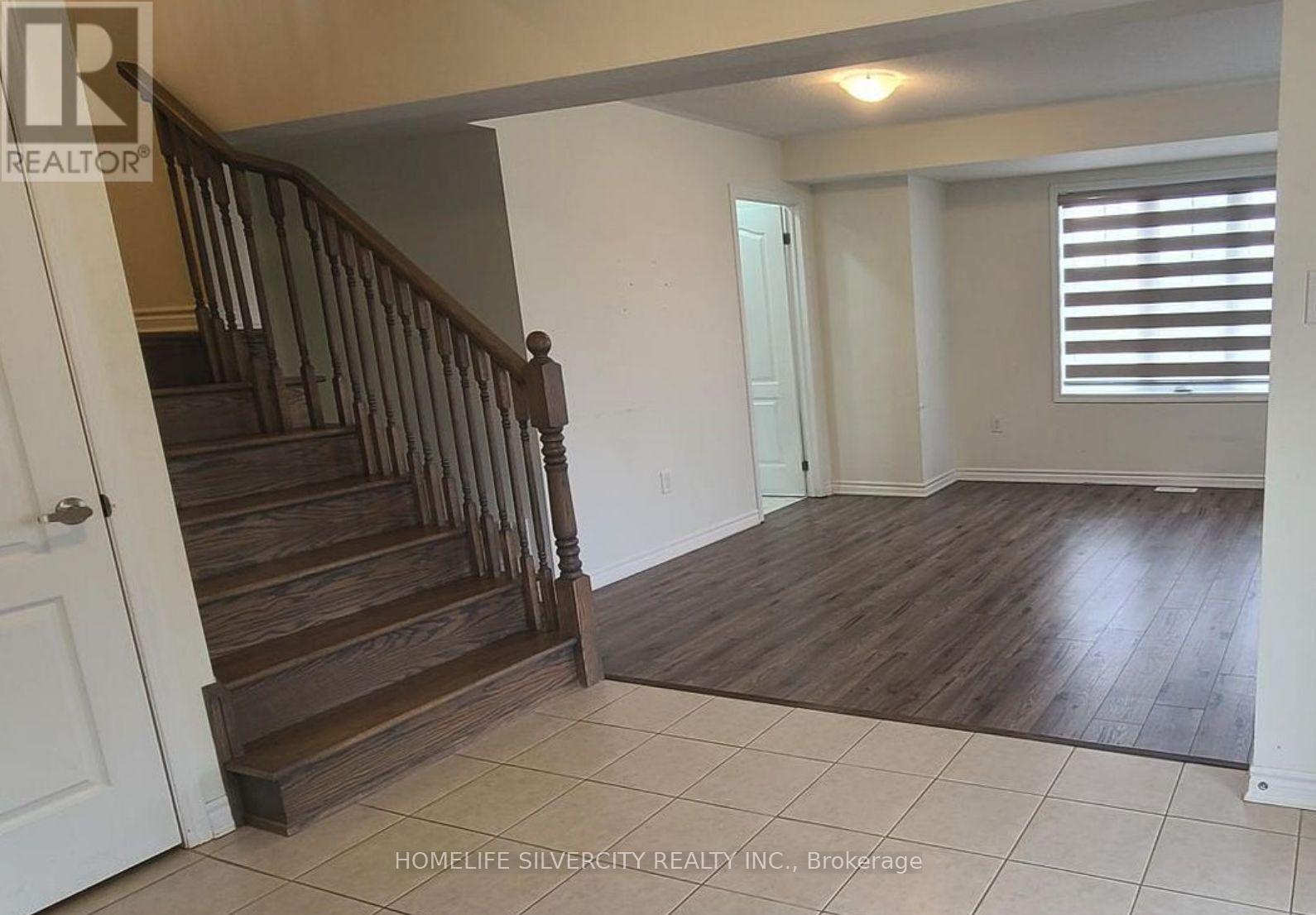 456 Remembrance Drive, Brampton, Ontario  L7A 5E1 - Photo 3 - W12676900