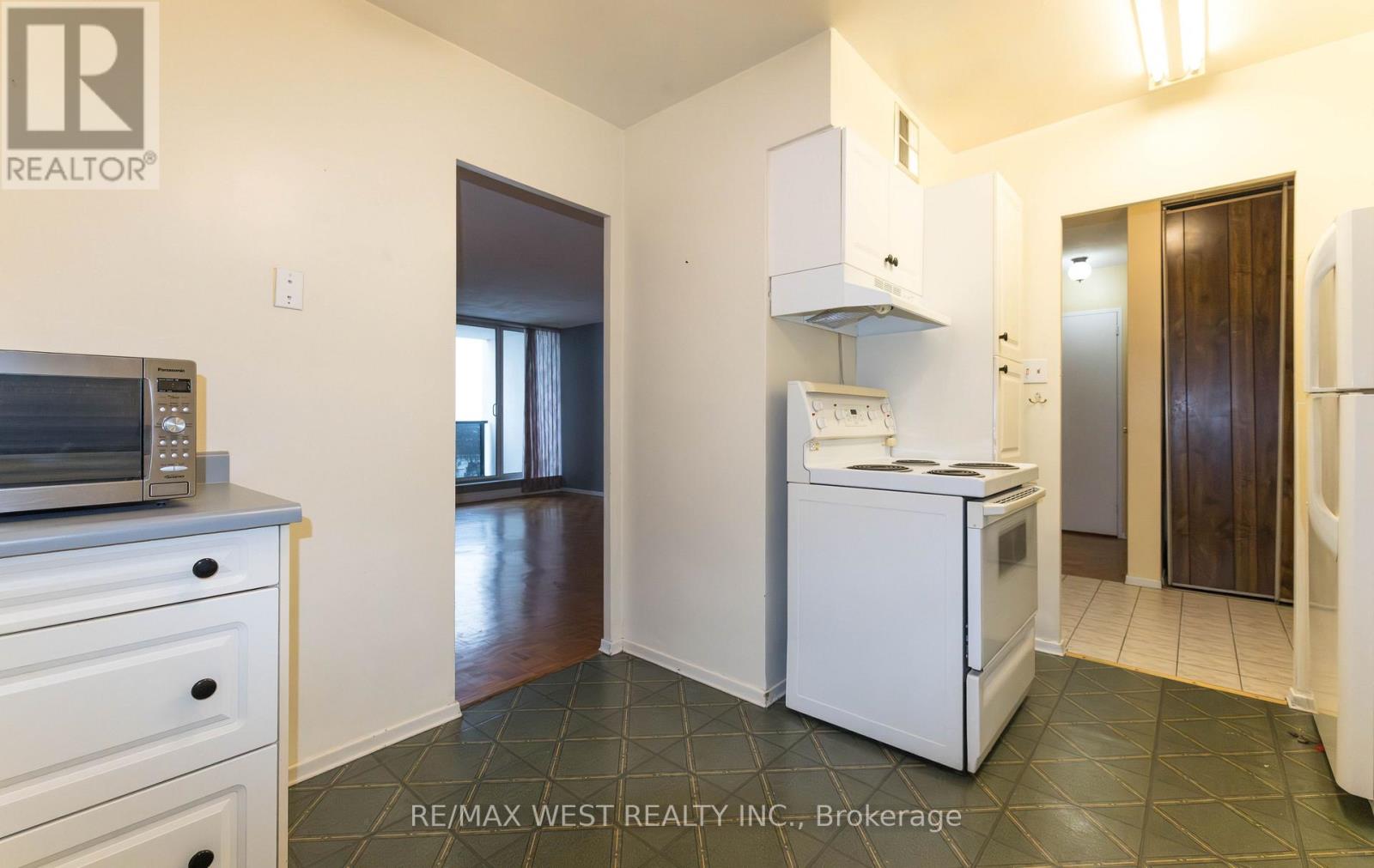 1509 - 85 Emmett Avenue, Toronto, Ontario  M6M 5A2 - Photo 21 - W12676918