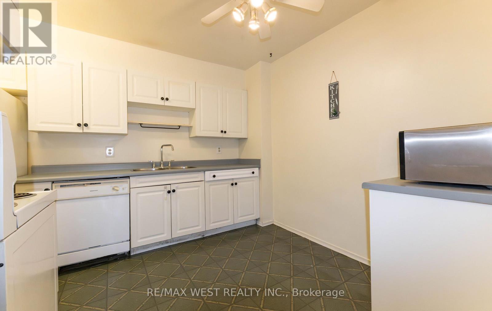 1509 - 85 Emmett Avenue, Toronto, Ontario  M6M 5A2 - Photo 23 - W12676918