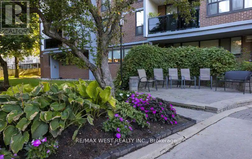 1509 - 85 Emmett Avenue, Toronto, Ontario  M6M 5A2 - Photo 4 - W12676918