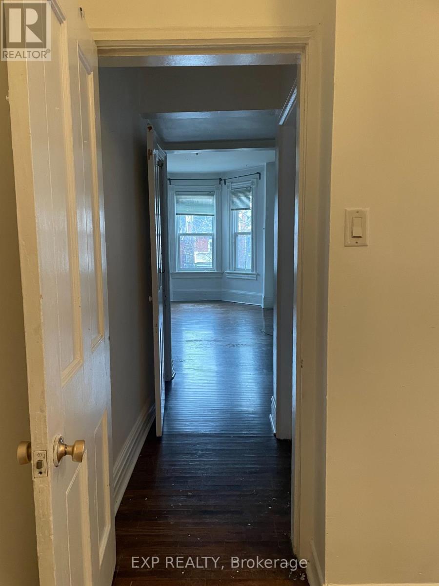 190 Dunn Avenue, Toronto, Ontario  M6K 2R9 - Photo 5 - W12676958