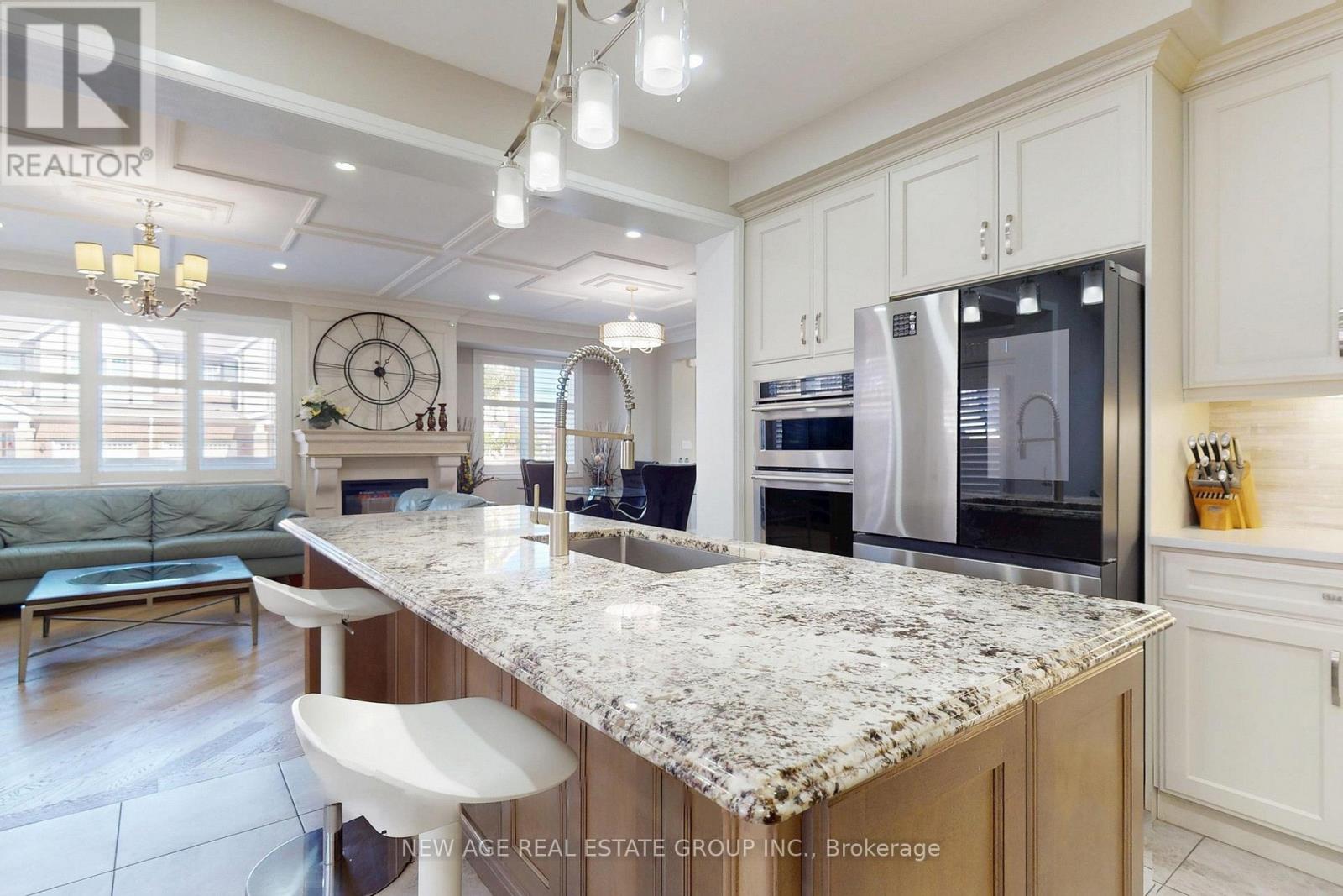 153 Whitlock Avenue, Milton, Ontario  L9E 1G1 - Photo 10 - W12677024