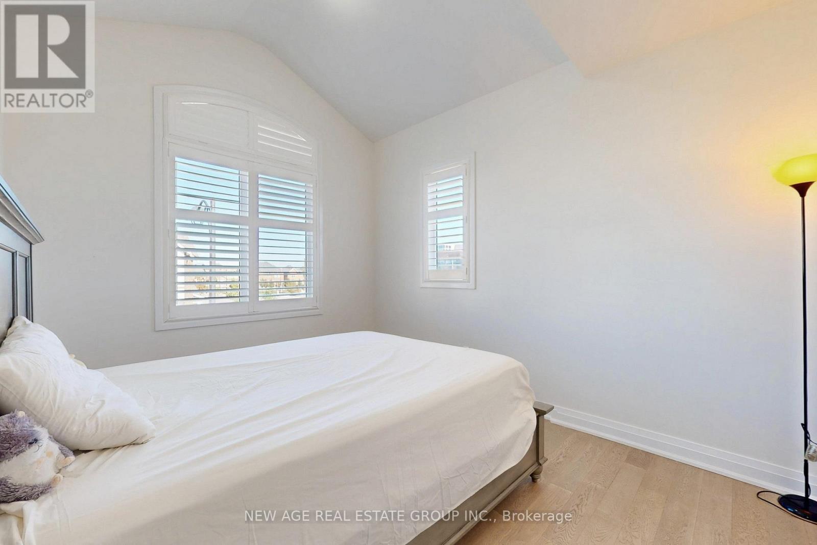 153 Whitlock Avenue, Milton, Ontario  L9E 1G1 - Photo 20 - W12677024