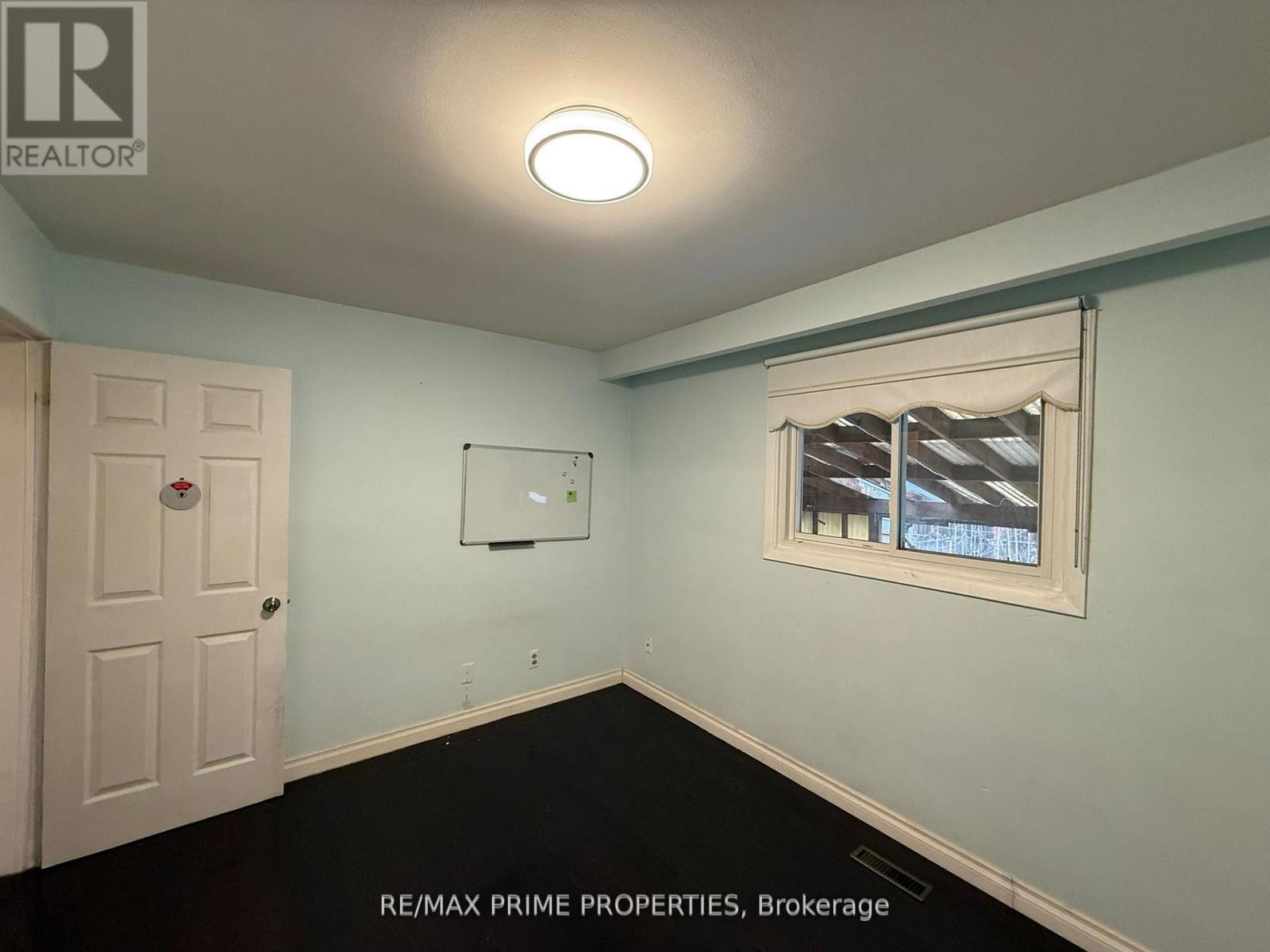 Upper - 3563 Laddie Crescent, Mississauga, Ontario  L4T 1N2 - Photo 16 - W12677032