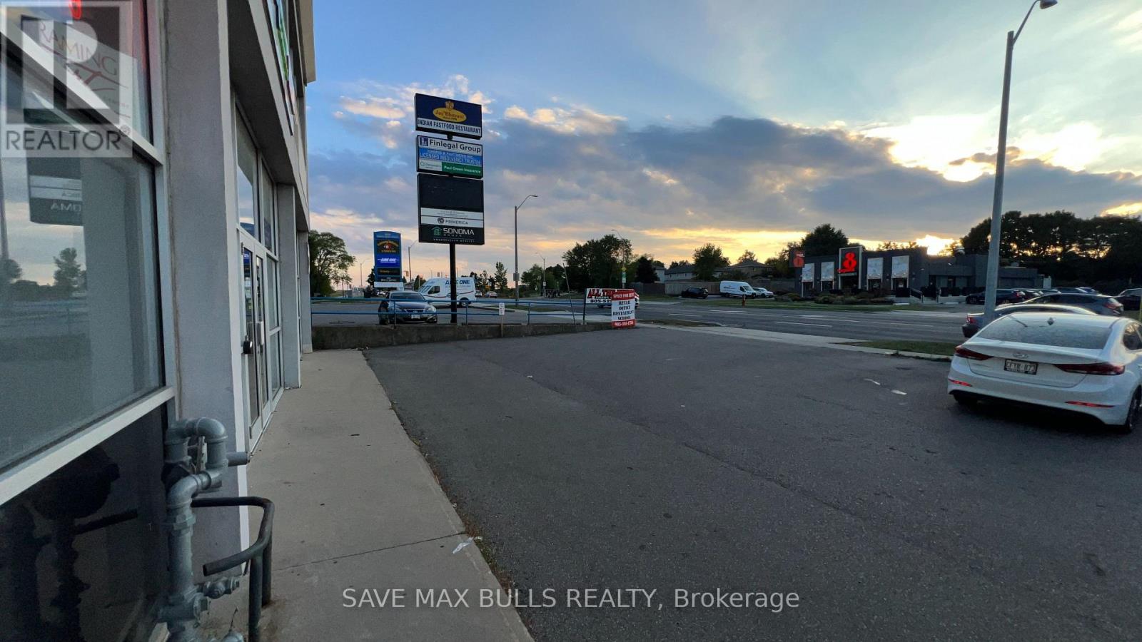 1051 Upper James Street, Hamilton, Ontario  L9C 3A6 - Photo 9 - X12676894