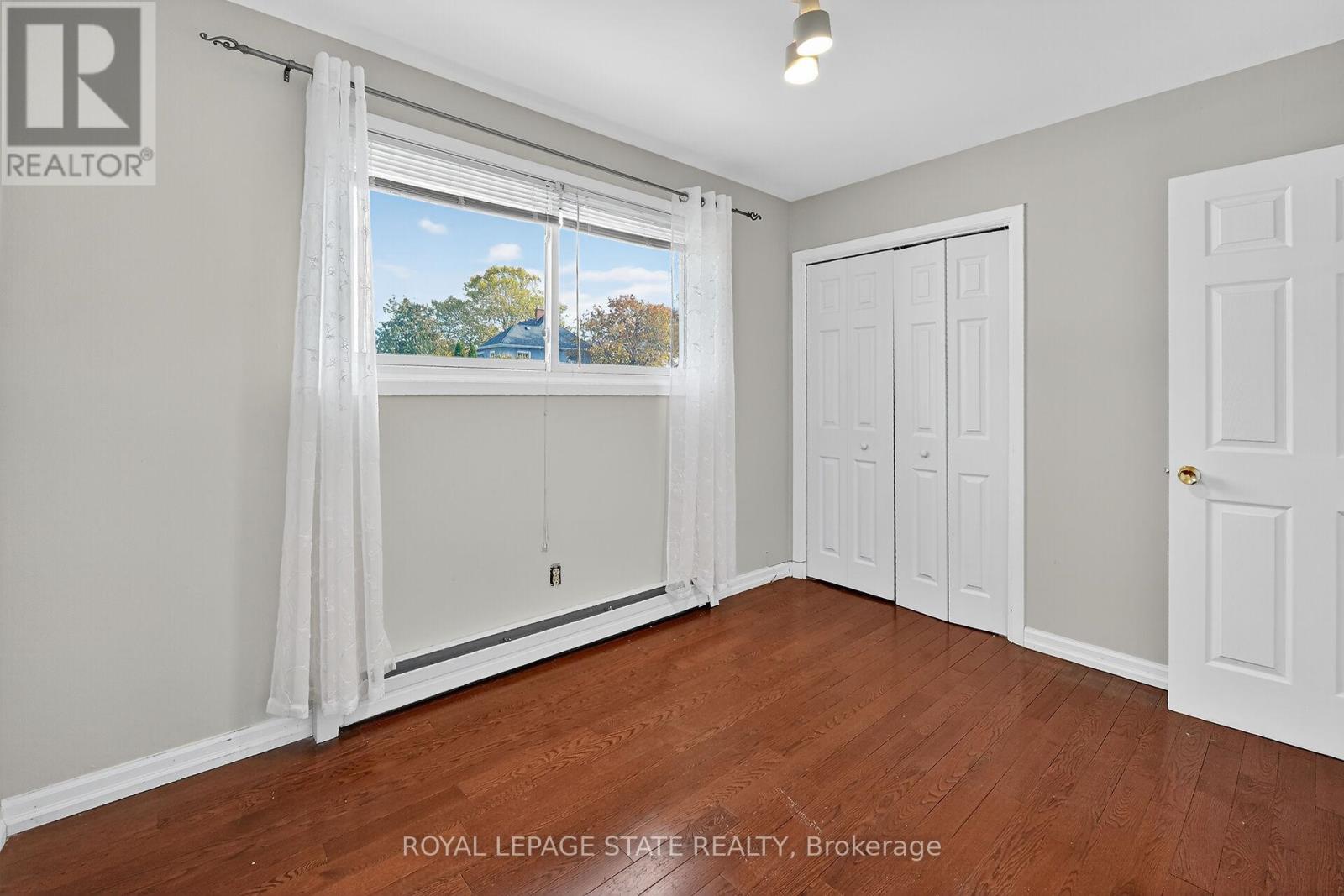 15 Grand Avenue, Grimsby, Ontario  L3M 2R6 - Photo 18 - X12677012