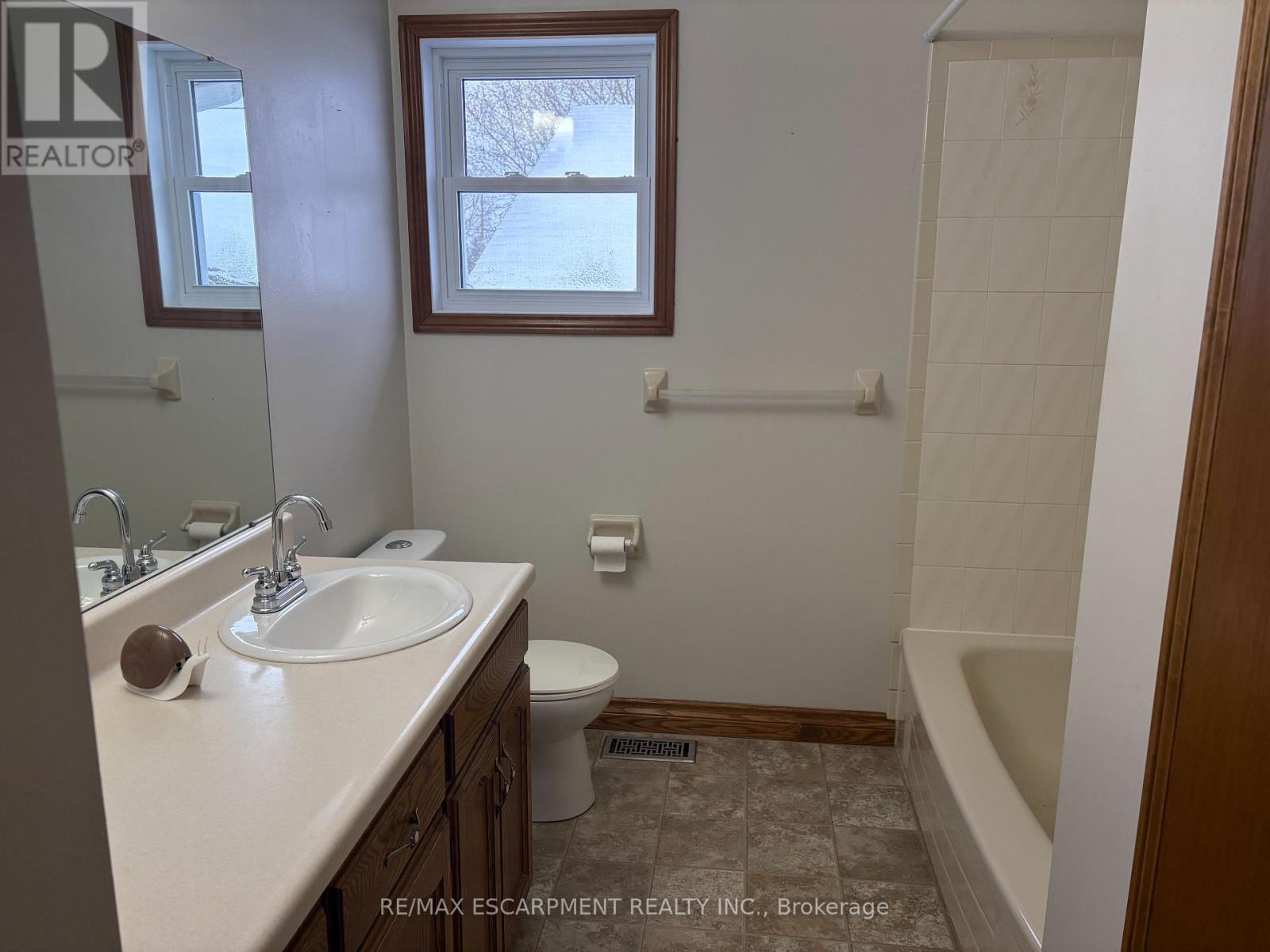 37 Carter Road, Haldimand, Ontario  N1A 2W2 - Photo 13 - X12677014