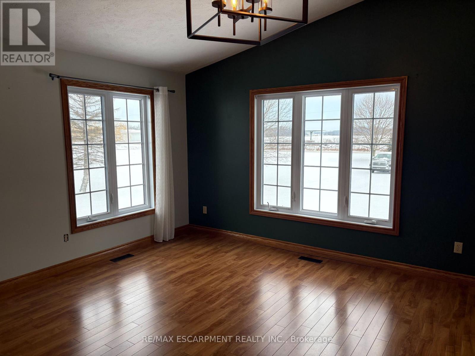 37 Carter Road, Haldimand, Ontario  N1A 2W2 - Photo 9 - X12677014