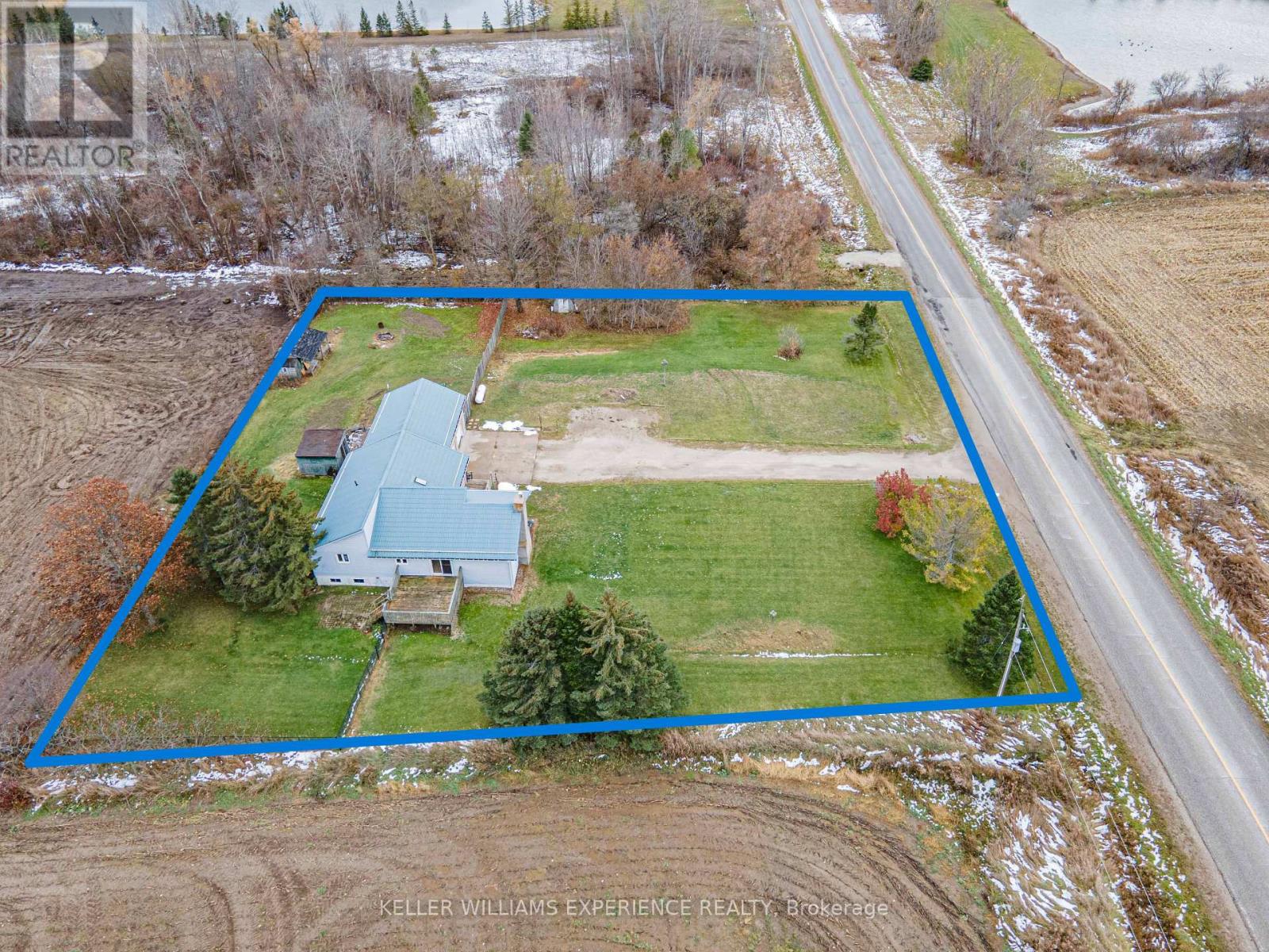 2717 3/4 Sunnidale Side Road, Clearview, Ontario  L0M 1N0 - Photo 2 - S12547190