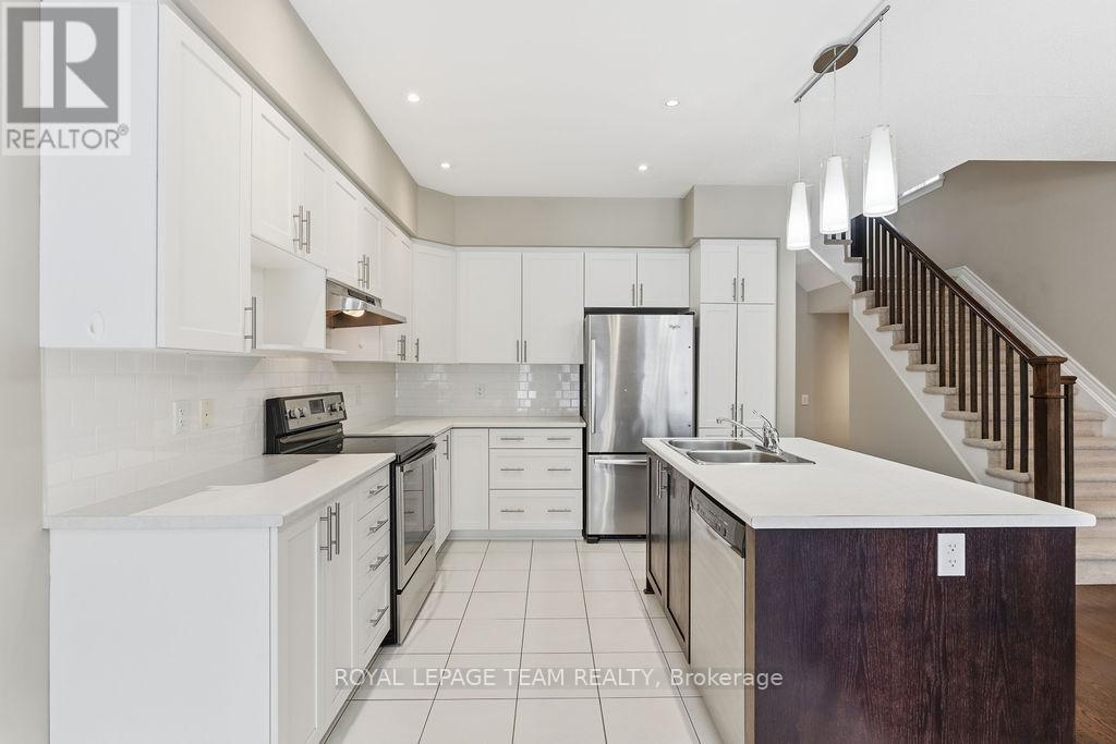 880 Fletcher Circle, Ottawa, Ontario  K2T 0B8 - Photo 15 - X12451253