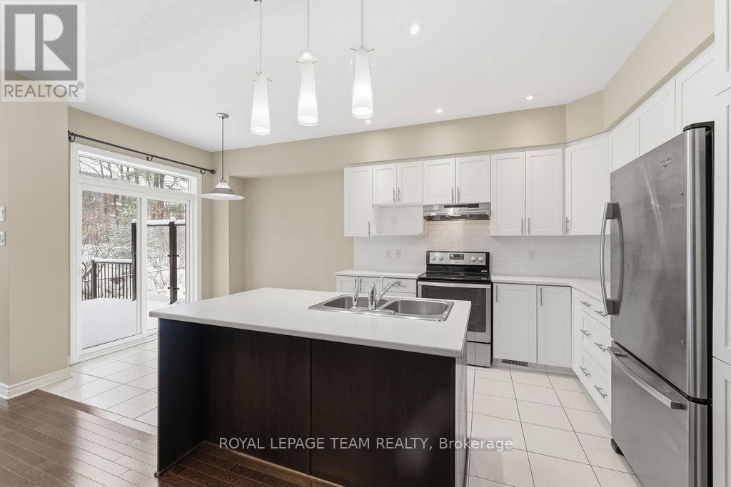 880 Fletcher Circle, Ottawa, Ontario  K2T 0B8 - Photo 13 - X12451253