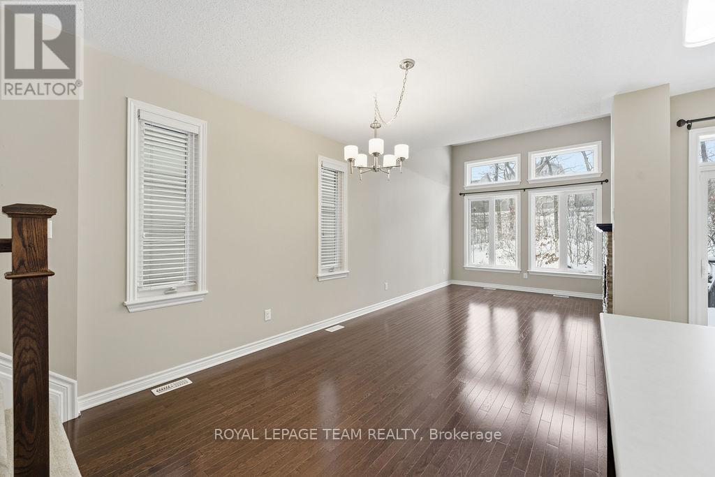 880 Fletcher Circle, Ottawa, Ontario  K2T 0B8 - Photo 7 - X12451253