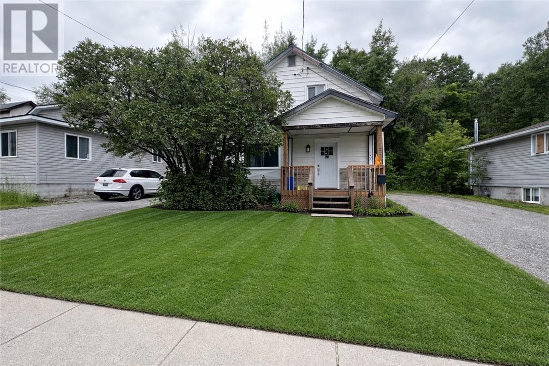 204 Kathleen Street, Sudbury, Ontario  P3C 2L8 - Photo 1 - 2126034