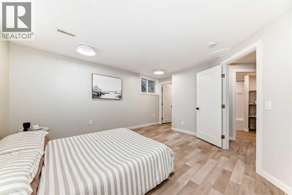 16 Bermondsey Crescent Nw, Calgary, Alberta  T3K 1W2 - Photo 28 - A2277848