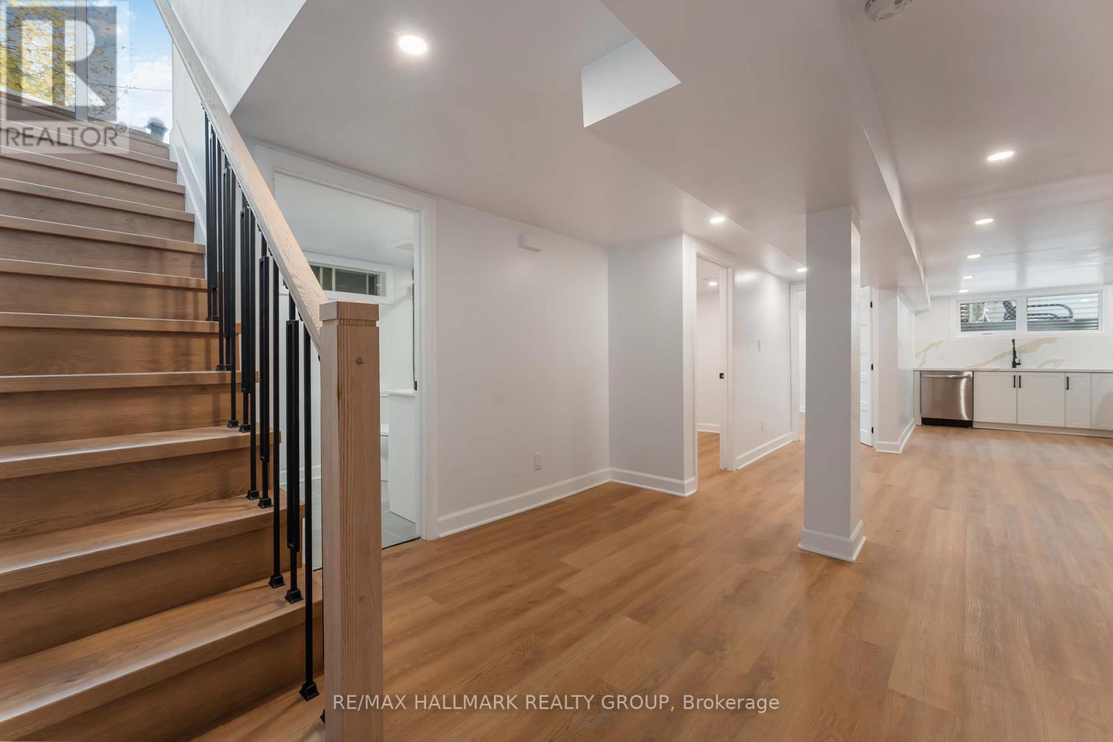 1796 Saunderson Drive, Ottawa, Ontario  K1G 2C2 - Photo 12 - X12677142