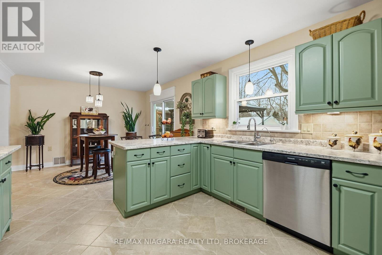 489 Vine Street, St. Catharines, Ontario  L2M 3T2 - Photo 14 - X12677154