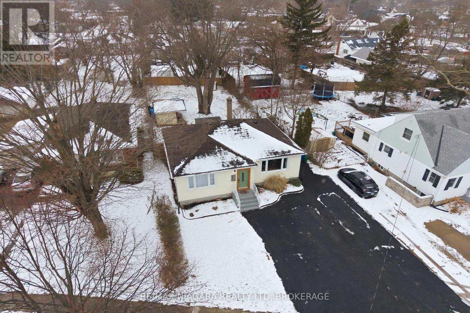 489 Vine Street, St. Catharines, Ontario  L2M 3T2 - Photo 4 - X12677154